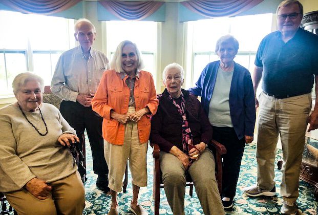 image of assisted living residents