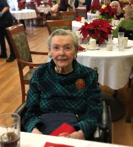 resident celebrating holidays at sunnyside manor